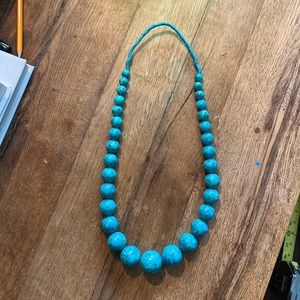 Turquoise bead necklace